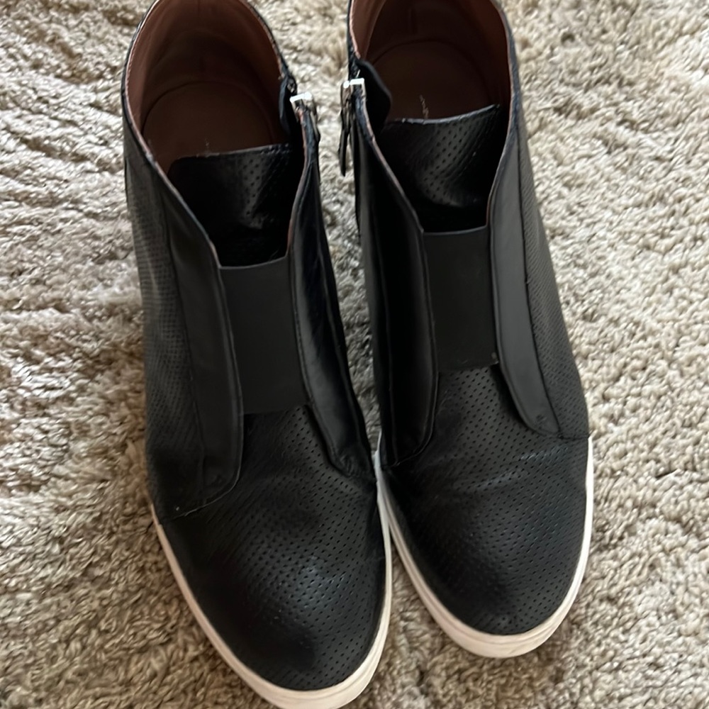 Linda Paolo Felicia Wedge Sneaker Black Leather